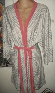 Laura Ashley Robe in Gray Zebra Print w/ Pink Accent - Sz L - Picture 1 of 4