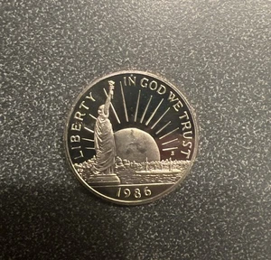 1986-S Statue of Liberty Proof Half Dollar Clad Coin - Picture 1 of 2