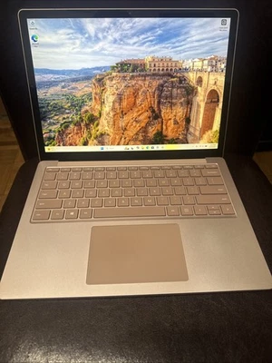 Microsoft Surface Laptop 3 13” i7-1065G7 16GB 512GB SSD Win 11 Touch Sandstone Foto 1 de 4