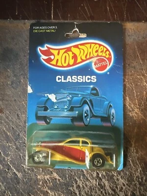VINTAGE 1988 Hot Wheels Classics 37' Bugatti YELLOW Red #2526 Damaged Card - Image 1 of 2