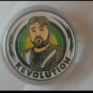 That Kevin Smith Club "Kevolution" 1999-2005 3inch Collectible Coin - Picture 1 of 2
