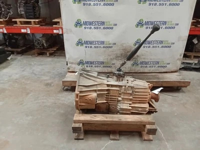 Manual Transmission 6 Speed Gasoline 2WD Fits 02-07 FORD F250SD PICKUP 9533746 - Image 1 of 4