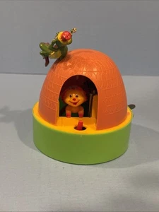1980 Apolo Film Viena Salvadanaio L'ape Maya Bee moneda mecánica banco juguete ¡funciona! - Imagen 1 de 5