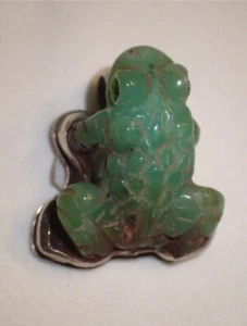 Chalcedony Frog animal in Sterling Silver Pendant - Picture 1 of 4