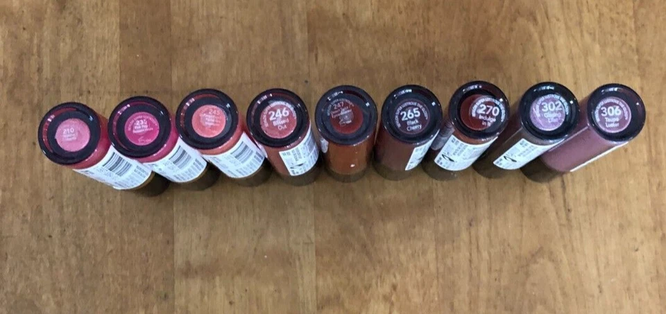 3 Revlon Super Lustrous Lip Gloss & The Gloss (You Choose) - Image 1 of 1