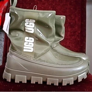 UGG Women’s Classic Brellah Mini Boot Burnt Olive Size 7 US - Picture 1 of 4