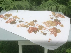 Vintage Tischdecke, Luther Travis, 💯 Leinen, Trauben/Rebe, neutral, 49x65", Fab! - Bild 1 von 5