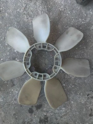 RADIATOR COOLING FAN BLADE 1636162010 1996-2002 TOYOTA 4 RUNNER Foto 1 de 4