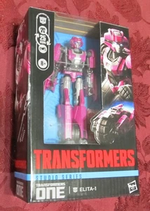 Transformers One Movie 2025 AUTOBOT ELITA-1 FIGURE Deluxe Studio Series - Picture 1 of 2