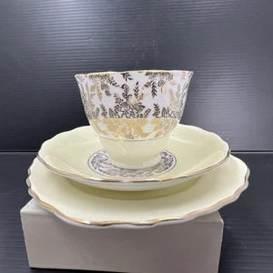 Royal Vale Trio Bone China Cup Saucer and Plate Chintz design Made in England - Bild 1 von 18