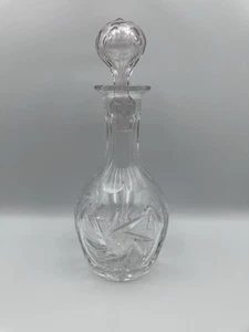 Crystal Cut Glass Decanter With Stopper And Etched Design - Picture 1 of 6