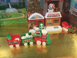 VINTAGE FISHER PRICE "EIN BESUCH VOM WEIHNACHTSMANN" MUSIKALISCHE/SPRECHENDE SPIELSETS - Bild 1 von 22