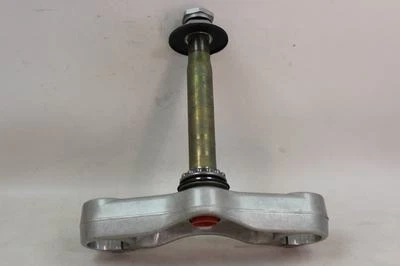 Triumph Daytona 955i 2004 Lower Triple Tree Yoke Clamp Shaft Bearings Foto 1 de 4