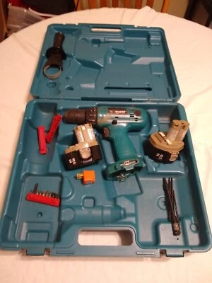 Makita Akku-Bohrschrauber 6233D mit Koffer 2x 1434 Akkus Bits ungeprüft auf Ersatzteile - Bild 1 von 4