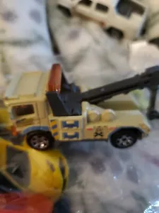 2011 MATCHBOX Tang Towing DIECAST URBAN TOW TRUCK  - Picture 1 of 3