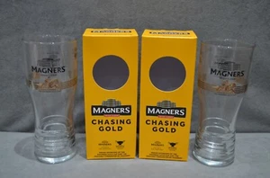 2x Magners Irish Cider One Pint 20oz Glas Cheltenham Gold Tasse Geschenkbox CE M19 - Bild 1 von 12