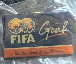 SELTENES FIFA TOR ZUM GUTEN DES SPIELS NEU IN VERPACKUNG PIN ABZEICHEN - Bild 1 von 4