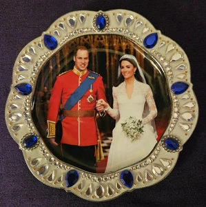 A Royal Wedding/William & Kate: A Royal Union Pkate/Bradford Exchange - Picture 1 of 2