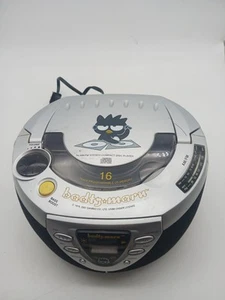 Radio Boombox lettore CD Hello Kitty Sanrio Badtz Maru BA52 2001 rara testata - Foto 1 di 10