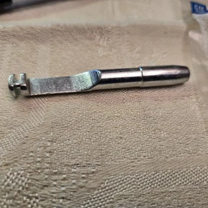 GM New Locking Pin For Many Steering Columns With Tilt Feature. Including C4 - Bild 1 von 4