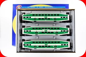 HO Scale ***GO TRANSIT*** Bombardier Passenger Set #200,2307,2330 --ATHEARN 2581 - Picture 1 of 7