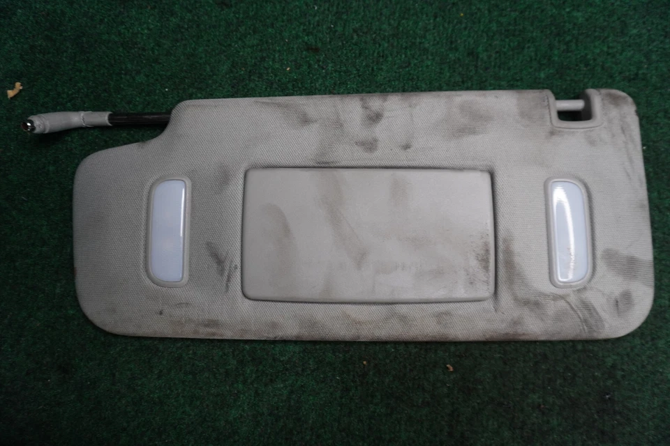 2010 GMC TERRAIN DRIVER SIDE Sun Visor OEM 1 Peice - Imagem 1 de 3