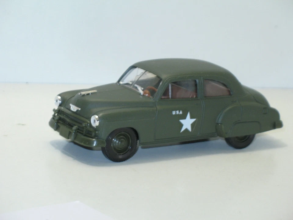 Автомобиль армейского генерала Solido, военный Chevrolet с коричневыми сиденьями - Изображение 1 из 4