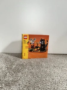 LEGO 40570 Iconic Katz und Maus an Halloween, Drehbare Grundplatte - Bild 1 von 1