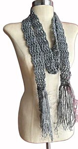 Schmaler Schal grau dünner Schal mit Fransen grau und schwarz Kunstfell Fransen, BOHO - Bild 1 von 3