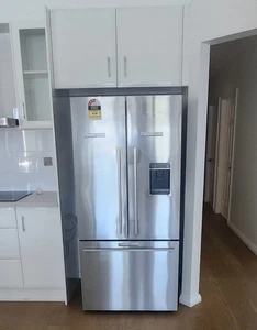Fisher & Paykel RF522A French Door Ice Maker Refrigerator - Picture 1 of 1