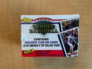 1993 TOPPS TRADED BASEBALL FACTORY SEALED SET!! 132 CARDS!! TODD HELTON ROOKIE!! - Picture 1 of 3