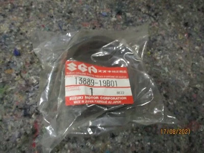 joint ou pipe d'admission origine pour QUAD SUZUKI et ARTIC CAT réf 13889-19B01 - Photo 1/3