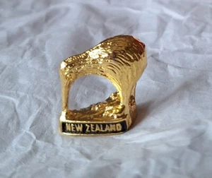 KIWI BIRD SHELF ORNAMENT - TINY FIGURINE - Small Gold tone Metal - LOOK! - Picture 1 of 2