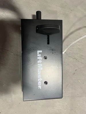 Замок скольжения двигателя с боковым креплением LiftMaster модель 001D8875 - Изображение 1 из 4