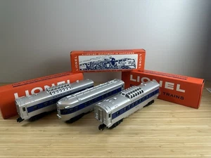 Lionel Trains 2010 REPRODUCTION 2412 2016 SANTA FE ILLUMINATED VISTA DOME CARS - Picture 1 of 6