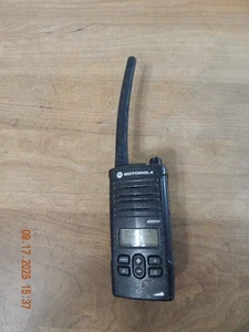 Motorola RDM2070D Walmart Two-Way Radio Walkie Talkie RDM2070BFAAS UNTESTED - Picture 1 of 2