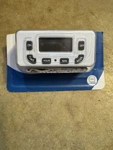 Utilitech digitale 24-Stunden-Zeitschaltuhr #0864292 für Innenbeleuchtung und Dekoration - Bild 1 von 5