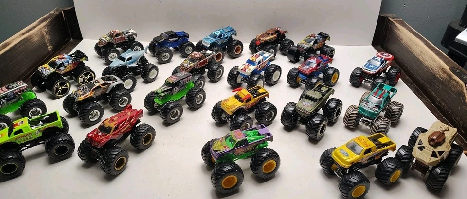 Hot Wheels Monster Jam Monster Trucks 1/64 Lot of 22 Diecast Vehicles Mattel VGC - Image 1 of 4