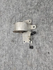 SOPORTE AISLANTE MONTAJE TRANSMISIÓN TOYOTA CAMRY XSE 18-24 TRACCIÓN DELANTERA CONDUCTOR IZQUIERDO OEM - Imagen 1 de 5