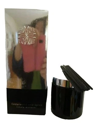 Luxury Room Reed Diffuser, Cedarwood & Spice Fragranced, 150ml, Big , NEW - Image 1 of 4