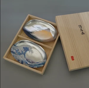 Hoja de Oro Kanazawa Hakuichi Bandeja de Vidrio Rojo Fuji / Onda (Plata) Hech... - Imagen 1 de 7