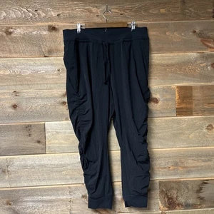 Athleta Hose Damen schwarz Attitude Jogginghose gerafft Athleisure Gym Wandern 16 - Bild 1 von 9