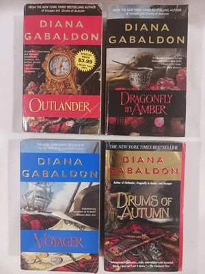 Outlander Series Diana Gabaldon PB Books # 1-4 Dragonfly Voyager Drums Romance B Foto 1 de 4