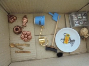 Miniature doll's house items - Picture 1 of 7