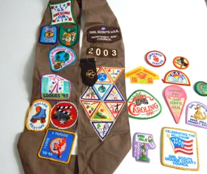 Girl Scout Brownies Sash and Badges Vintage 90's Y2K Monterey Orange County CA - Picture 1 of 5