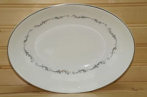 Tazón ovalado para servir verduras Royal Doulton Coronet, 9 7/8" x 7 1/2" - Imagen 1 de 4