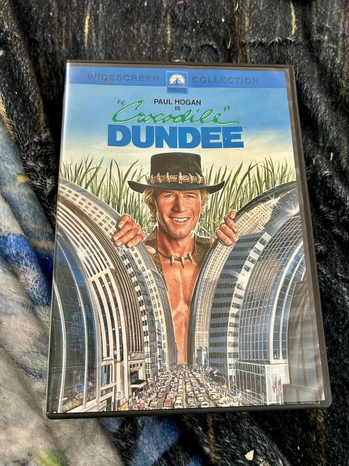 CROCODILE DUNDEE ONE & TWO 1 2 (2 DVDs Set) PAUL HOGAN ***FREE SHIPPING*** - Image 1 of 4