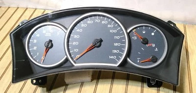 PONTIAC GRAND PRIX INSTRUMENT GAUGE CLUSTER 2006 - Image 1 of 4
