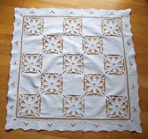 Tischdecke 80x80cm 🌸 Blumen-Stickereien Richelieu-Optik Lochmuster Baumwolle - Bild 1 von 9