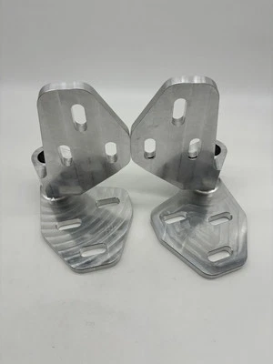 Ford Ltl 9000 Hood Hinge - Image 1 of 4